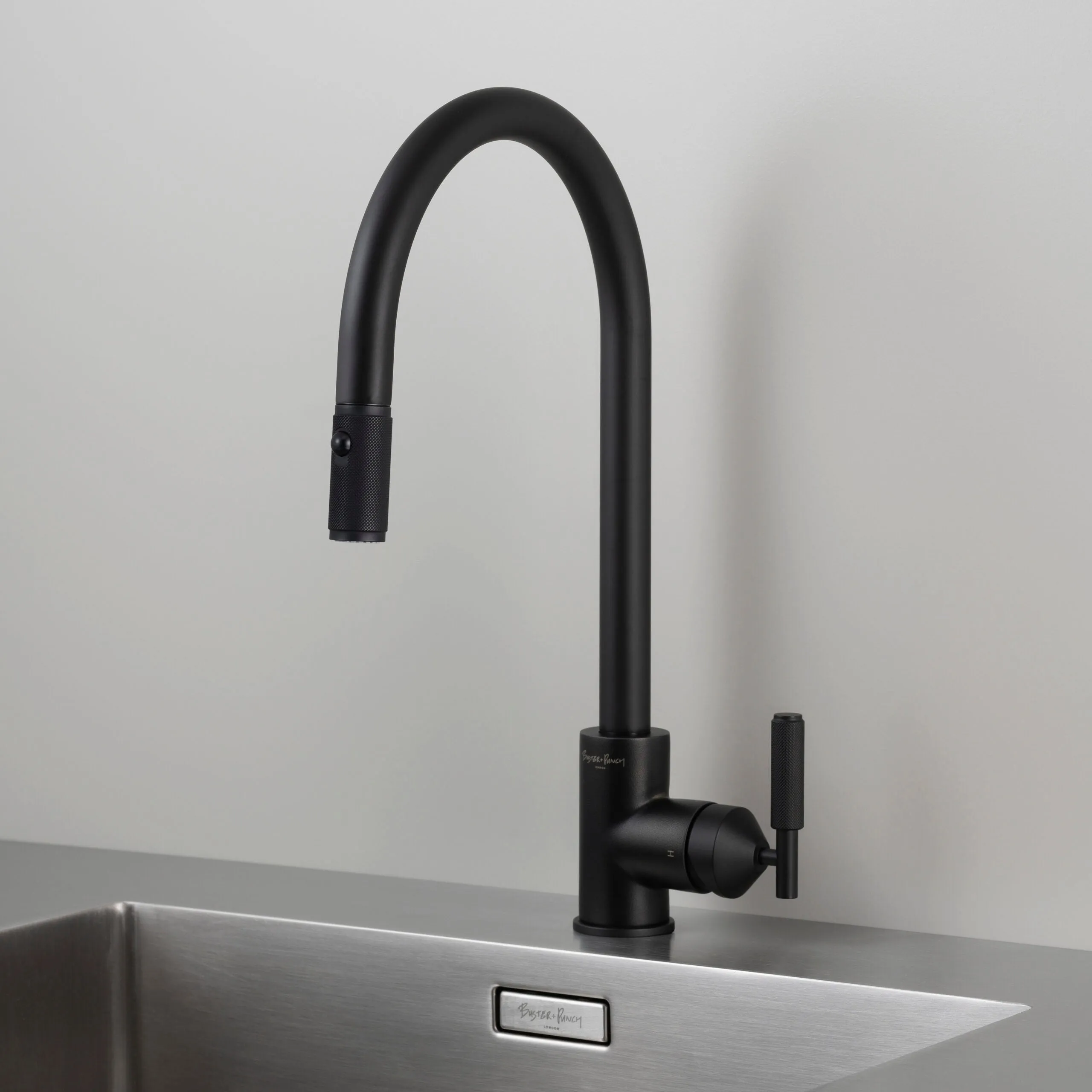 Buster   Punch Kitchen Faucet | Dual Spray Pull-out Mixer | Cross