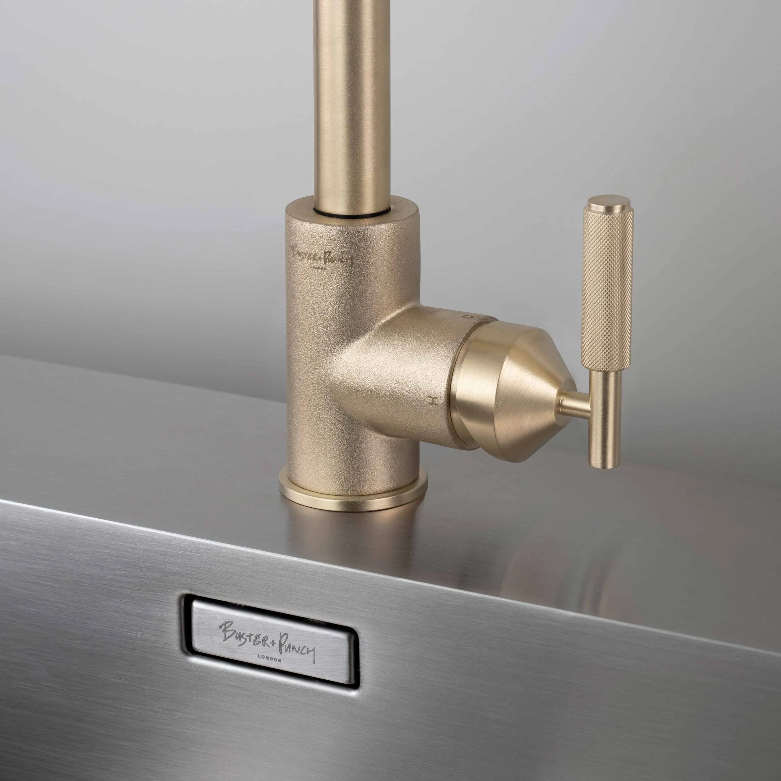 Buster   Punch Kitchen Faucet | Mixer | Cross