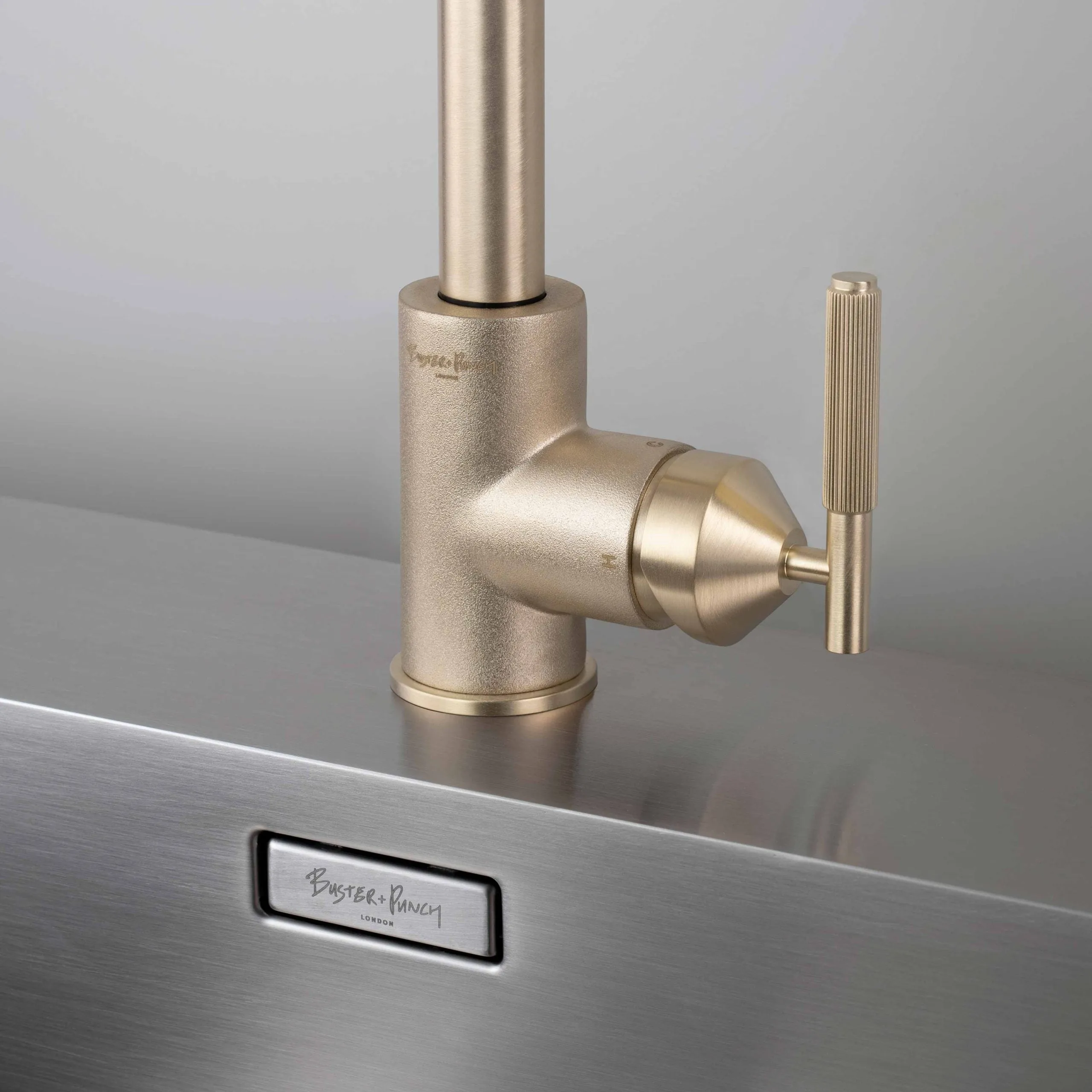 Buster   Punch Kitchen Faucet | Mixer | Linear