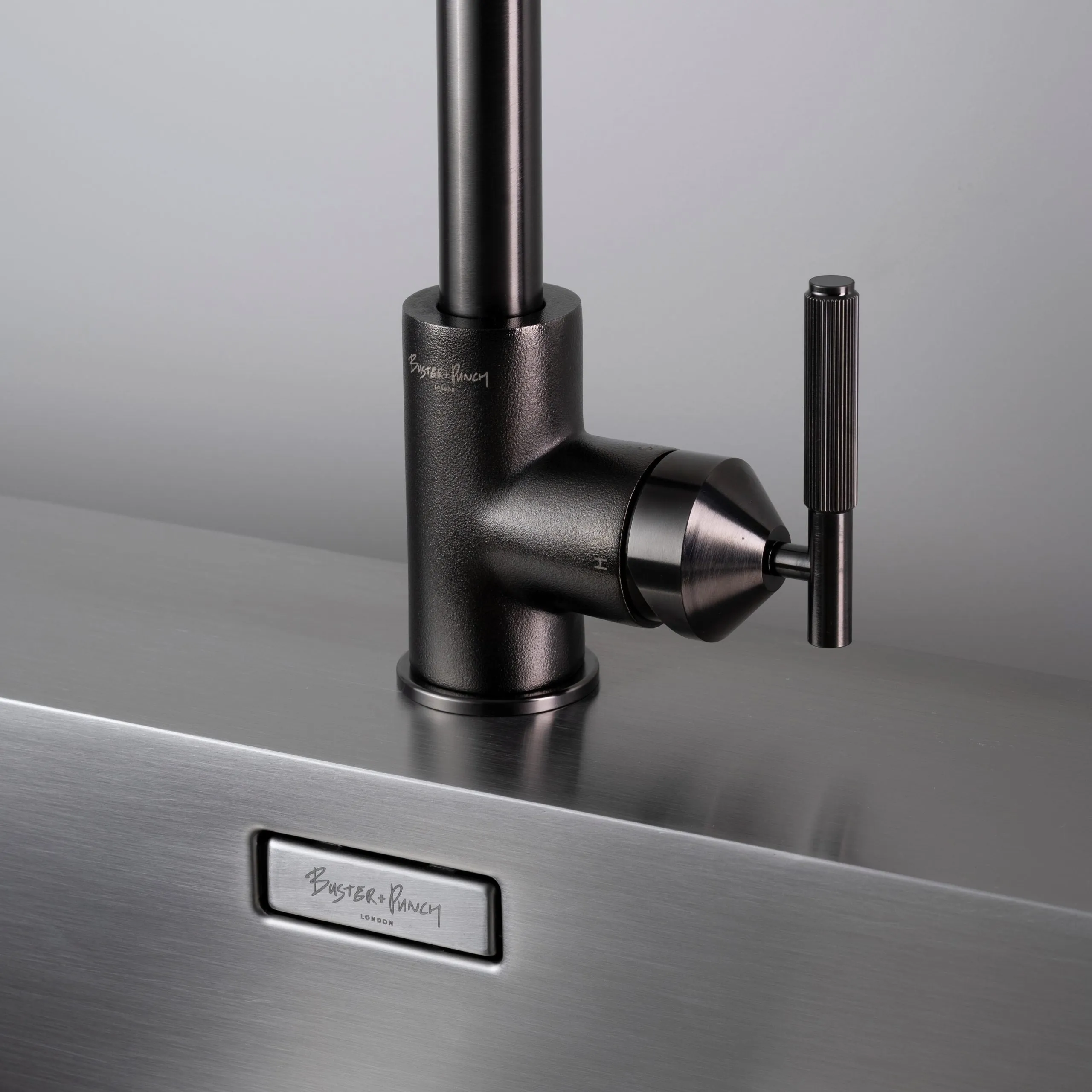 Buster   Punch Kitchen Faucet | Mixer | Linear