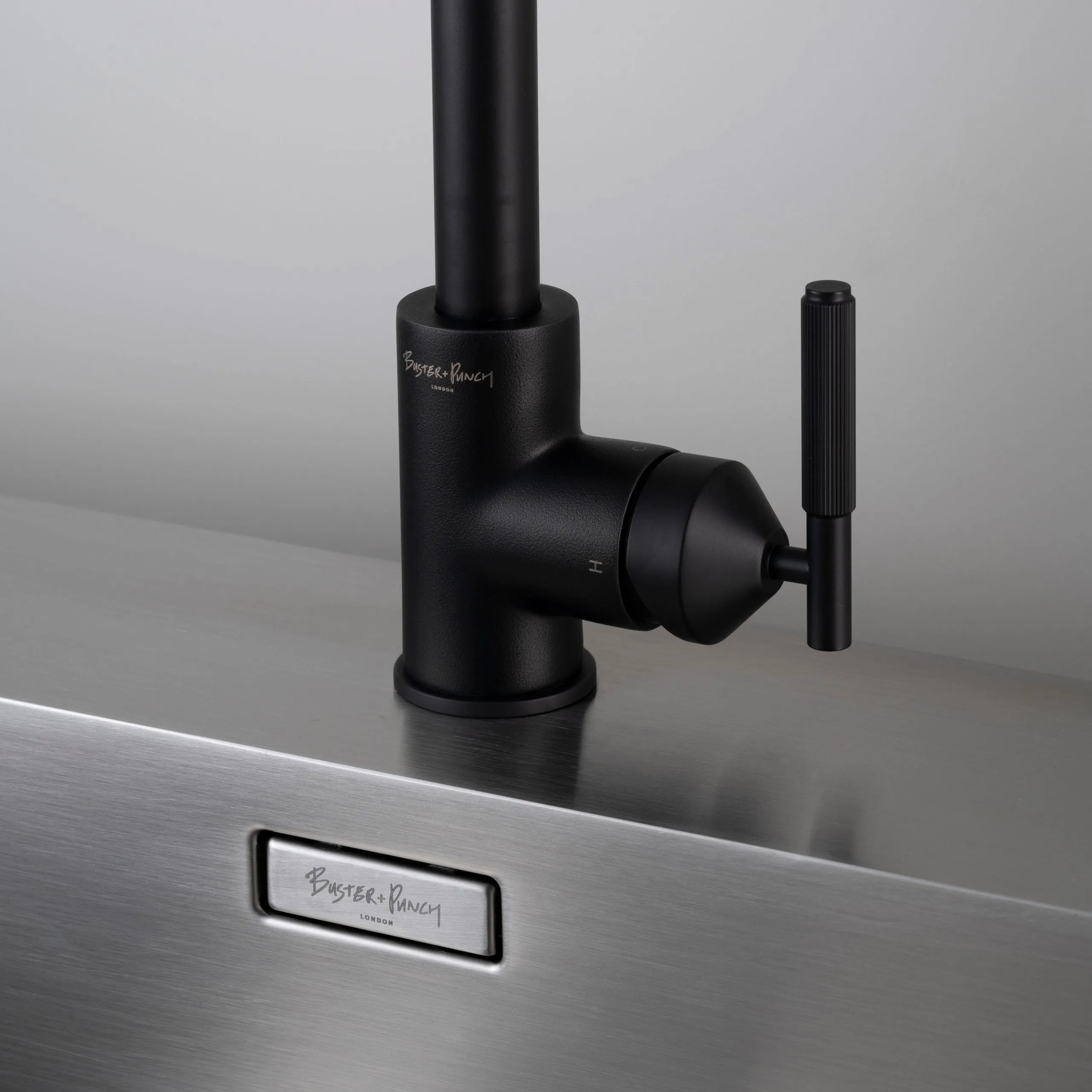 Buster   Punch Kitchen Faucet | Mixer | Linear
