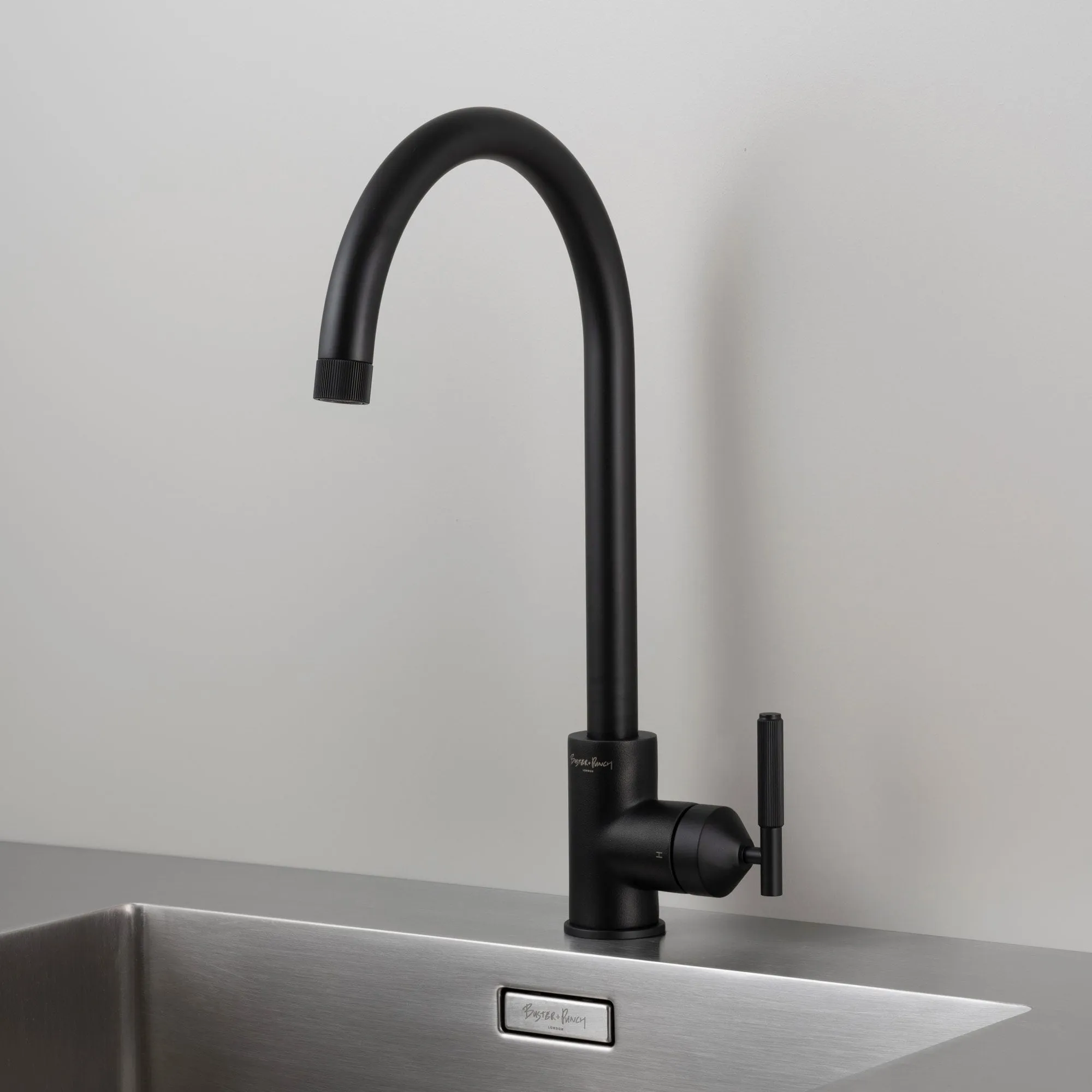 Buster   Punch Kitchen Faucet | Mixer | Linear