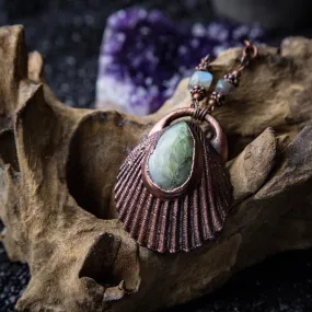 Cockle Shell with Labradorite