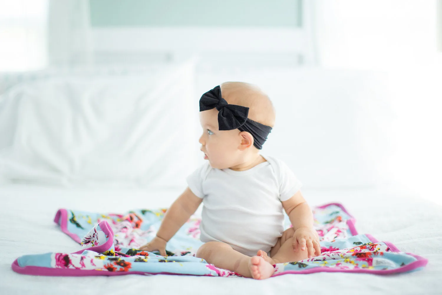 Isla Swaddle Blanket & Newborn Hat Set