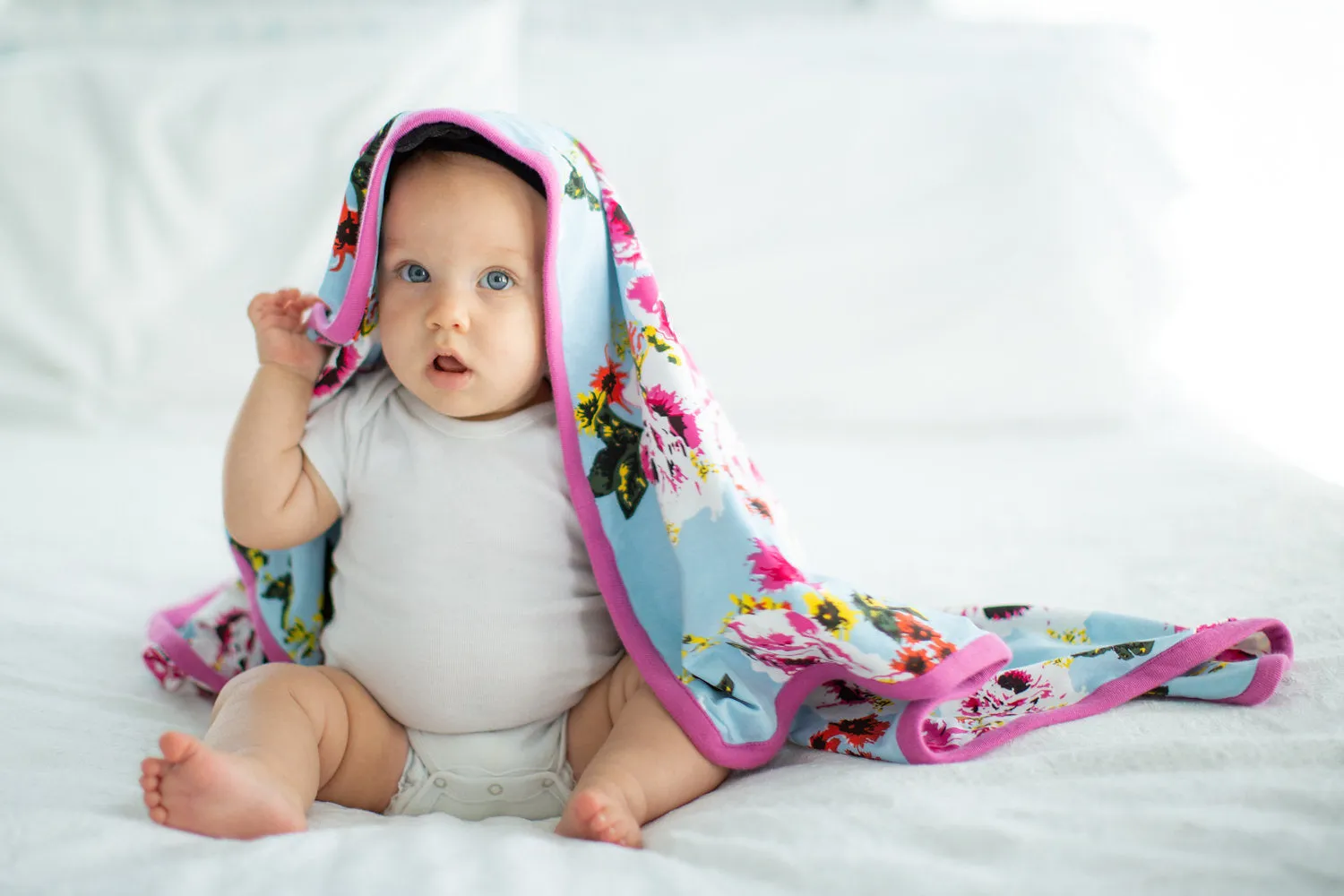 Isla Swaddle Blanket & Newborn Hat Set