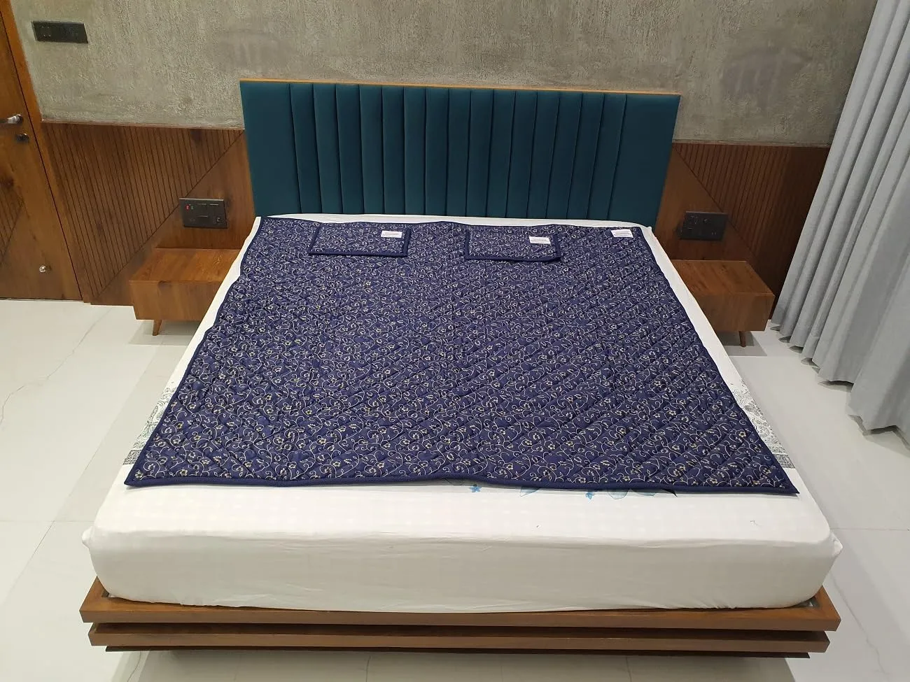 Jay Gel AMBE BIO Magnetic Mattress Protector with 2 Pillow (6X6 feet) Blue