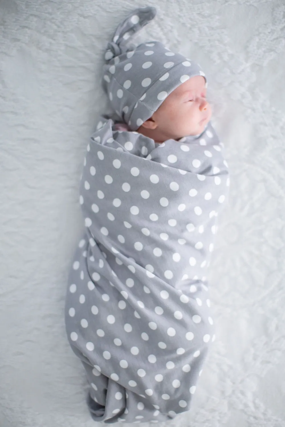 Lisa Swaddle Blanket & Newborn Hat Set