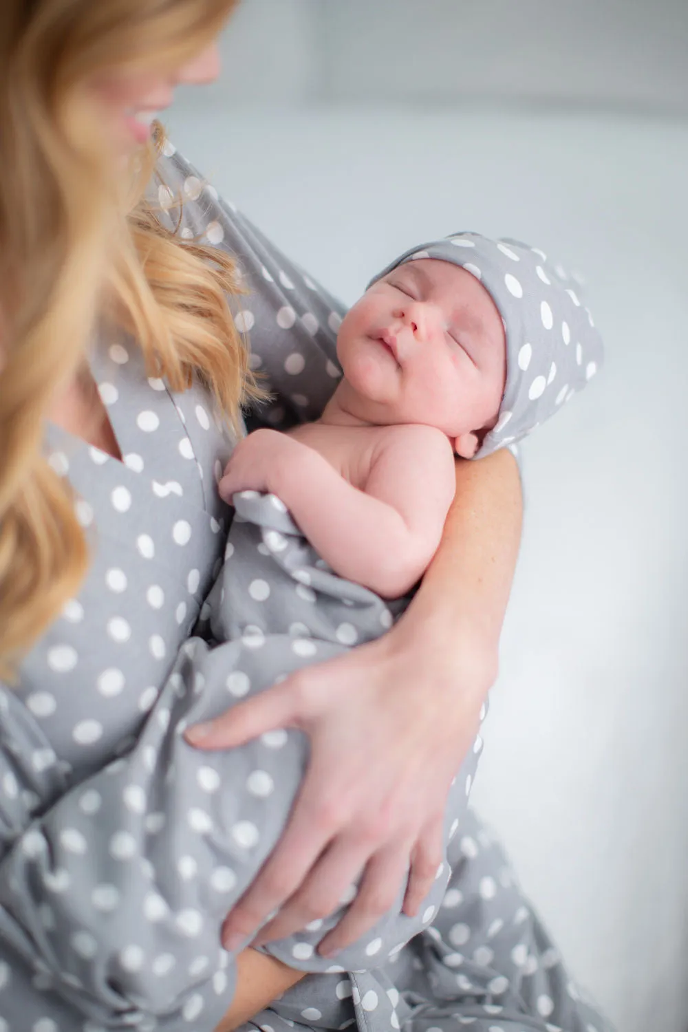 Lisa Swaddle Blanket & Newborn Hat Set